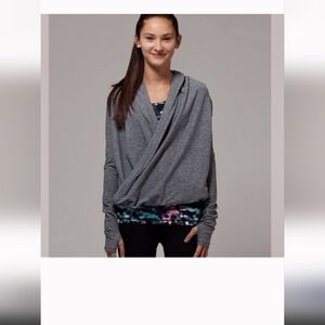 Ivivva Lululemon Girl's Size 10 Sweater Top Four Way Heathered